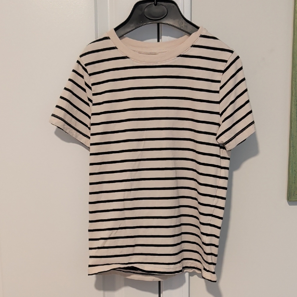 H&M Boy's Striped Black and Creme T-Shirt Size 6 Years